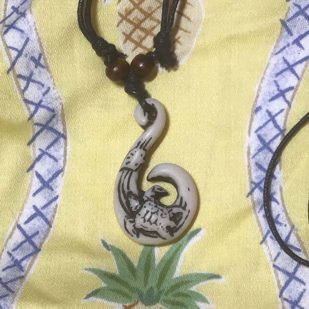 Hei-Matau Tribal fishing hook see turtle necklace